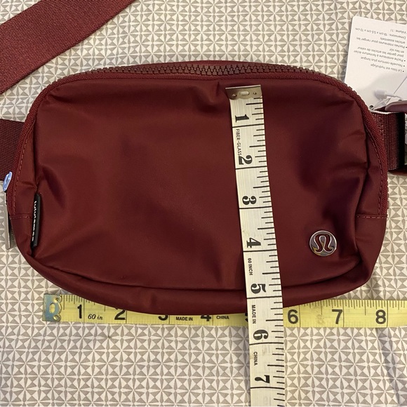 Rare Color> Lululemon Everywhere Belt Bag Dark Red [New] - Picture 9 of 9
